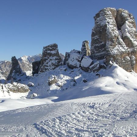 Villa Cristallino -Stayincortina Cortina dʼAmpezzo Exterior foto